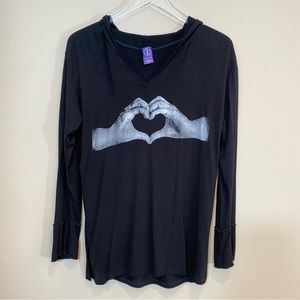 YOGANASTIX BLACK HOODED LONG SLEEVE TEE SIZE MEDIUM